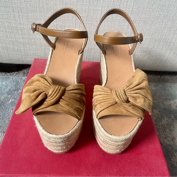 Valentino Suede Bow Wedges - Picture 4 of 14